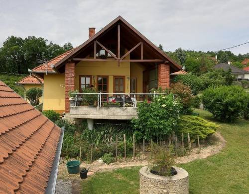 Gyenesdiáson nagyon szép, panorámás családi ház eladó 001