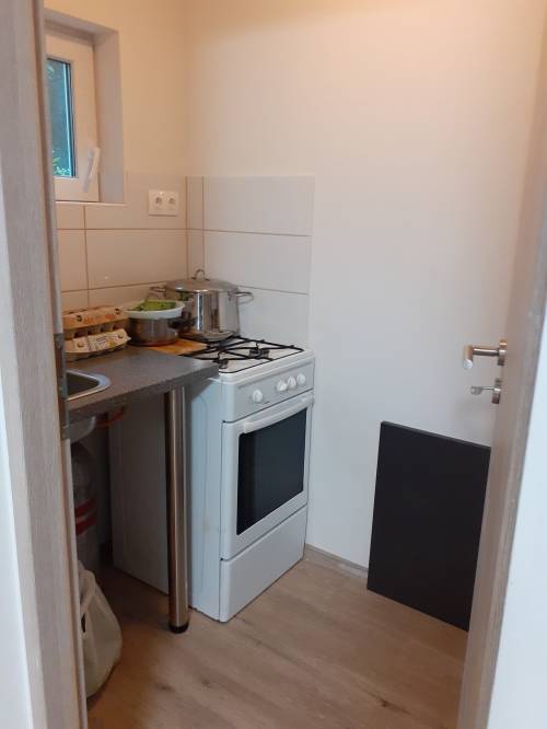 Praktikus házikó eladó 015