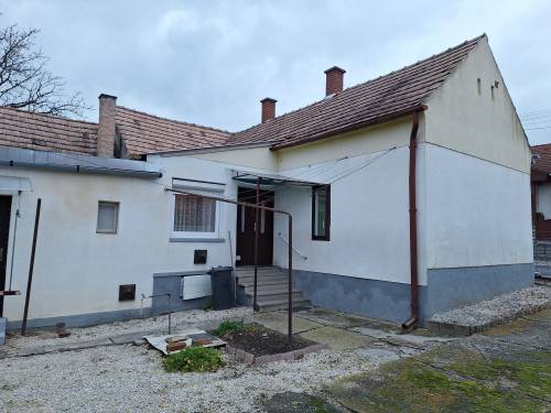 Eladó családi ház Hévízen 016