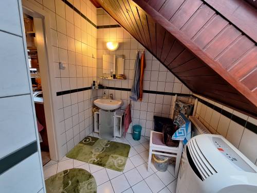 Bútorozott, azonnal költözhető 32 m²-es lakás Hévízen 006