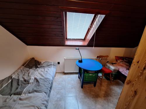 Bútorozott, azonnal költözhető 32 m²-es lakás Hévízen 010