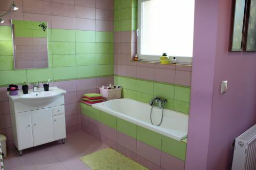 Igényes családi ház Hévízen, csendes utcában eladó 020