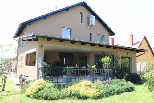 Igényes családi ház Hévízen, csendes utcában eladó 030